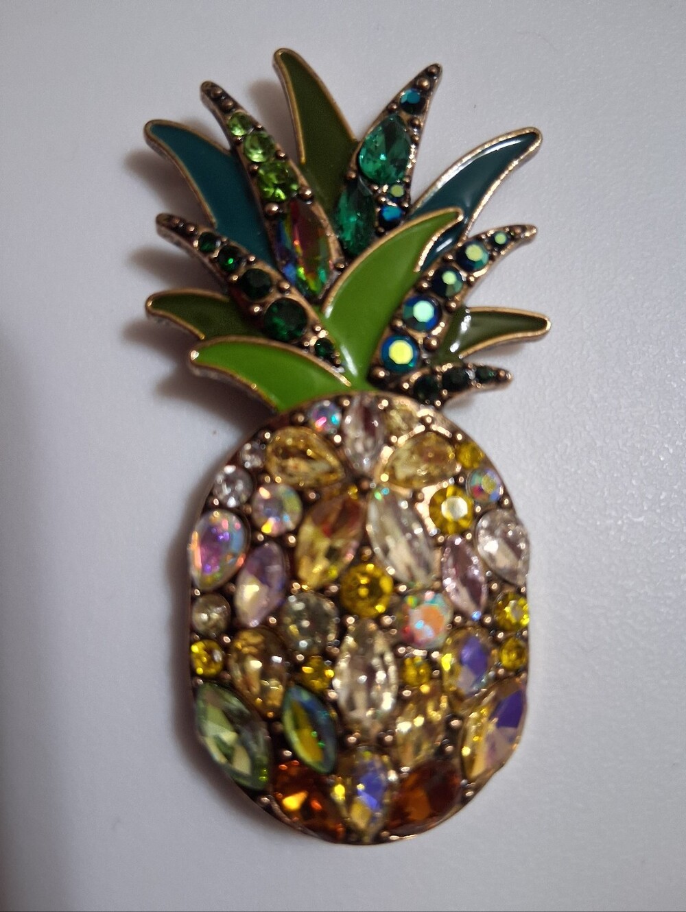 gold-tone rhinestone pineapple magnetic brooch, magnetic backing disk